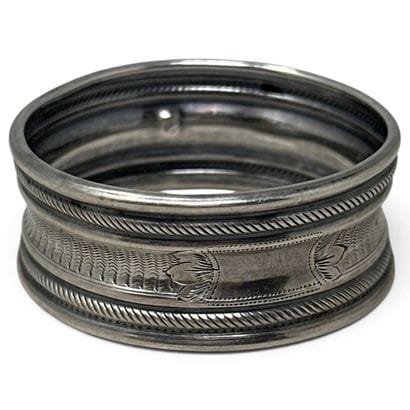 Silver napkin ring (800 min.) with a guilloché...