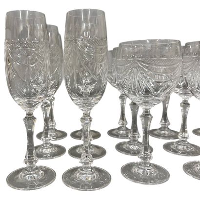 LORRAINE CRAFTS
Cut crystal glassware set...