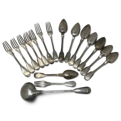 Mismatched silverware set consisting of:
-...