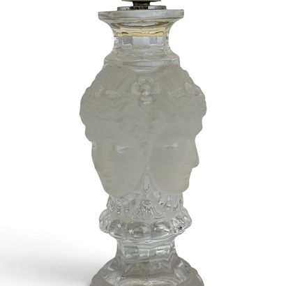 Saint-Louis
Lamp base made of pressed, molded,...