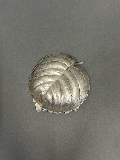 Gianmaria BUCCELLATI
Silver (925) dish featuring...