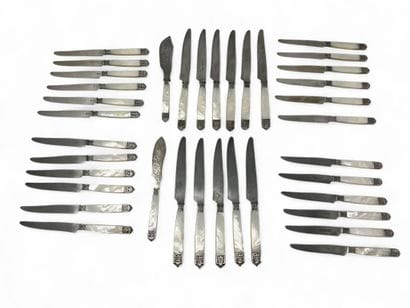 Set of table knives with mother-of-pearl...