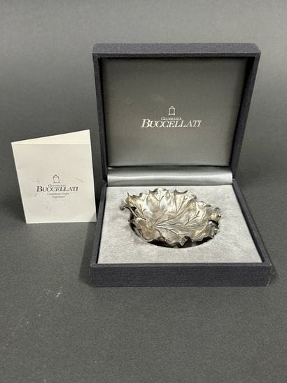 Gianmaria BUCCELLATI
Silver (925) dish featuring...