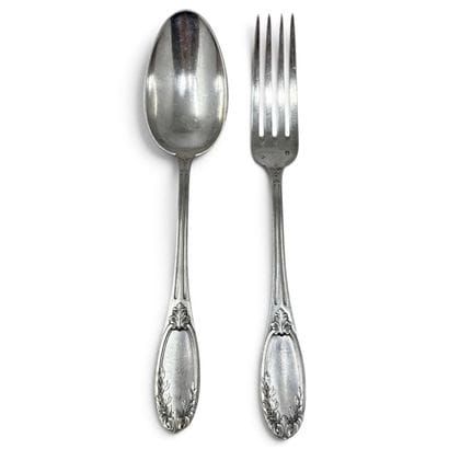 Silver flatware (950) decorated with moldings...