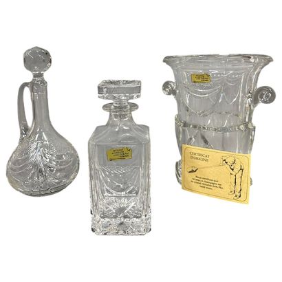 LORRAINE CRAFTS
Cut crystal glassware set...