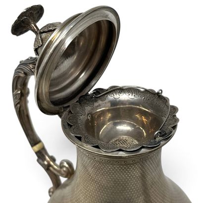 Martial FRAY
Baluster-shaped teapot in silver...