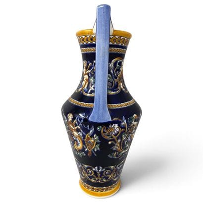 Gien
Vase with Renaissance-style decoration...