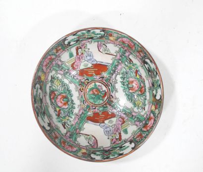 CHINE, vers 1900
Bol en porcelaine émaillée...