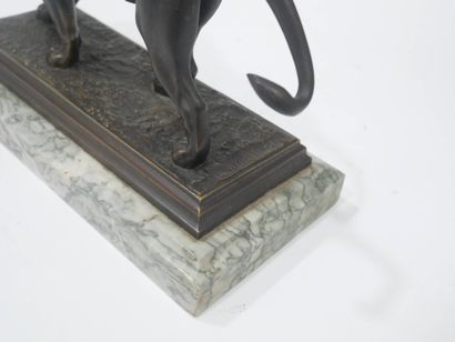 Alfred Barye (1839-1895), d'après
Lion marchant
Epreuve...
