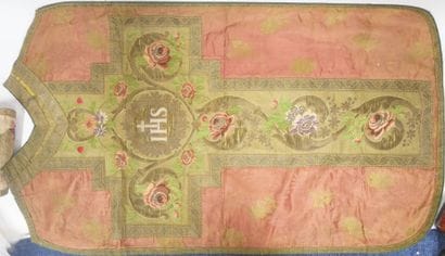 CATHOLICA 
Lot comprenant un revers de chasuble...