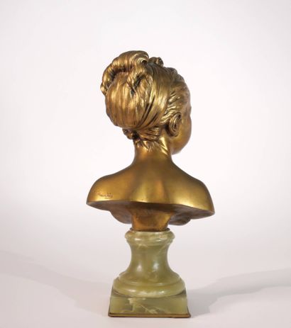 D'après Houdon
Buste de Louise Brongniart.
Bronze...