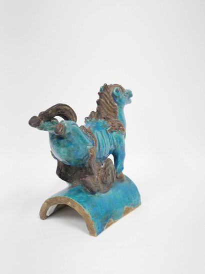 Tuile faitière en céramique émaillée bleu...