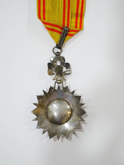 TUNISIE
Croix de commandeur de l’ordre de...