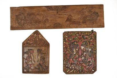 INDONESIE - XXe siècle
Deux plaques en bois...