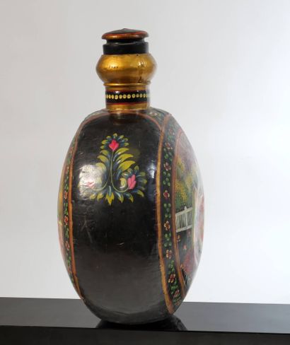 INDE - XXe siècle
Grande gourde en cuivre...