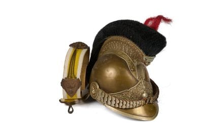 Casque de gendarme à cheval modèle 1912.
Bombe...