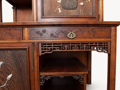 Dans le goût de Gabriel VIARDOT 
Meuble de...
