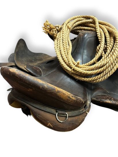 STOCKMAN, 
Selle en cuir et métal, avec corde,...