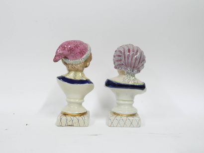 Staffordshire, dans le goût de
Paire de bustes...