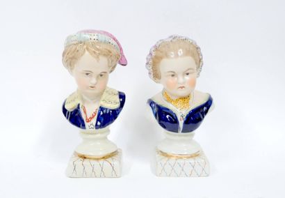 Staffordshire, dans le goût de
Paire de bustes...
