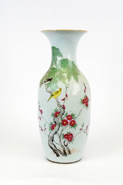 CHINE, fin XIXeme
Vase balustre en porcelaine...
