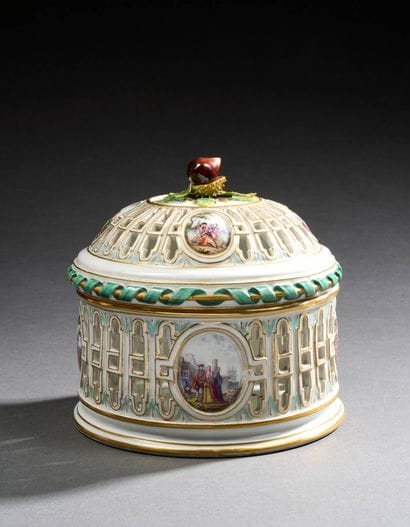 MEISSEN
Pot-pourri couvert circulaire en...