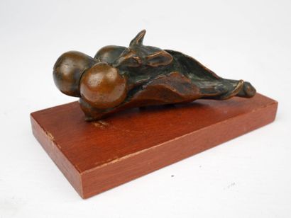 Ensemble de quatre petites sculptures animalières...