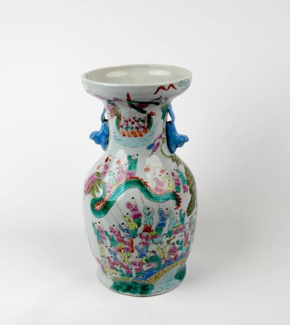 CHINE - XXe siècle
Vase de forme balustre...