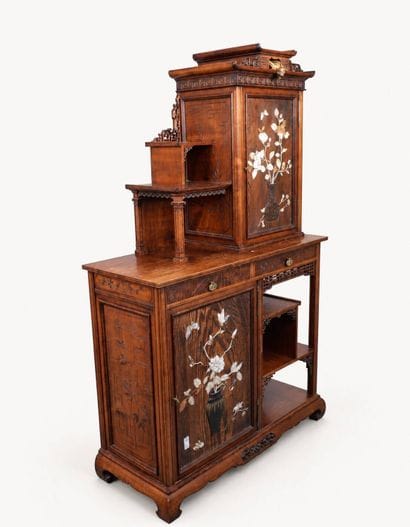 Dans le goût de Gabriel VIARDOT 
Meuble de...