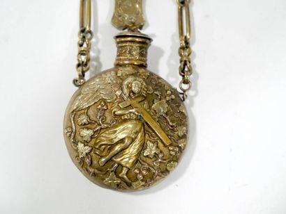 Élément de châtelaine en métal doré et vermeil...