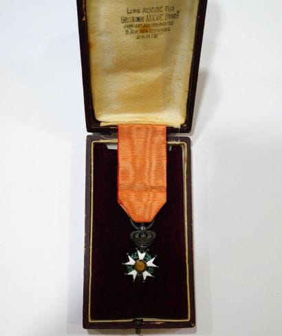 Croix en réduction de l’Ordre de la Légion...