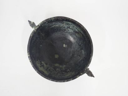 CHINE, XXe
Bol de style archaïque en bronze...