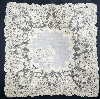 Mouchoir de mariage en linon bordé de dentelle...