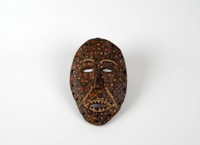 Masque en bois polychrome ITURRI, XXe
24,5...