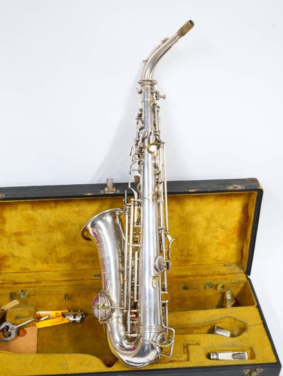 Saxophone alto de la Maison COUESNON à Paris
Modèle...