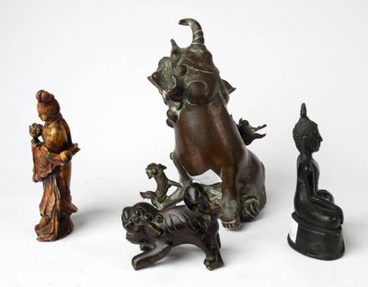 ASIE - XXe siècle
Ensemble de quatre sujets...