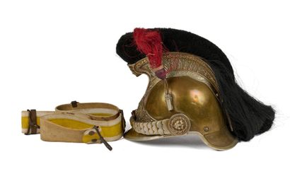 Casque de gendarme à cheval modèle 1912.
Bombe...