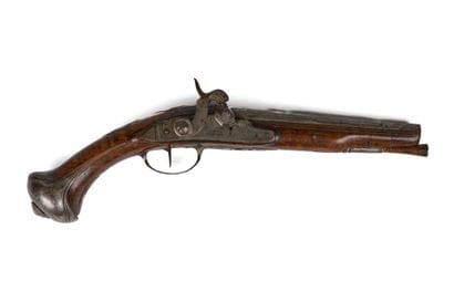 Pistolet d’arçon, début XVIIIe siècle.
Platine...