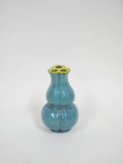 CHINE - XIXe siècle
Petit vase triple gourde...