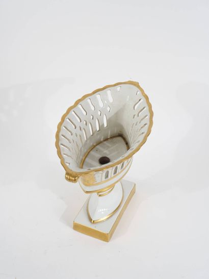 Porcelaine de PARIS
Jardinière de table figurant...