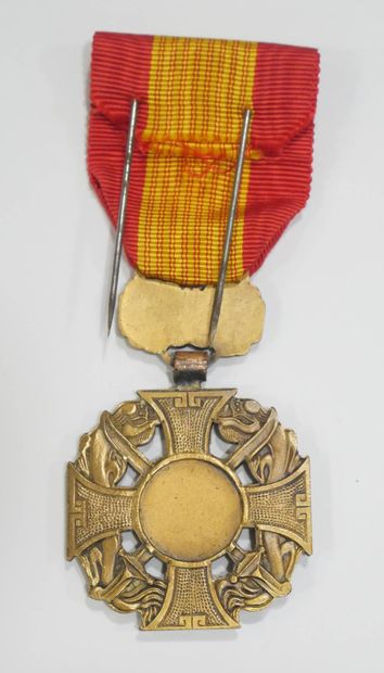 VIETNAM-INDOCHINE
Croix de la Bravoure en...