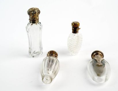 Quatre flacons de sels du XIXème siècle :
-...