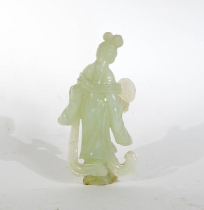 CHINE, XXe siècle 
Personnage au miroir
Statuette...