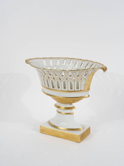 Porcelaine de PARIS
Jardinière de table figurant...