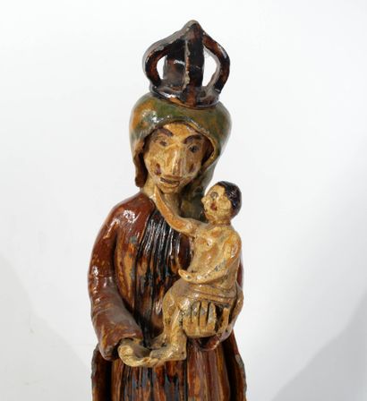 Vierge à l'enfant, 
Sculpture en grès émaillé...