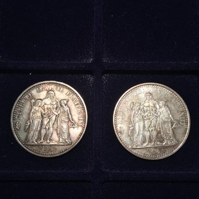 [ Pièces en argent ]

Lot de 2 pièces de...
