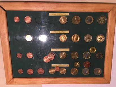 [ Euros ]

Collection de 128 pièces, réparties...