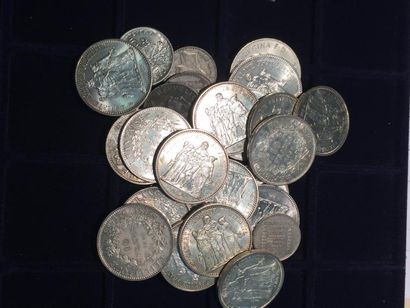 Lot de pièces en argent dont notamment 10...