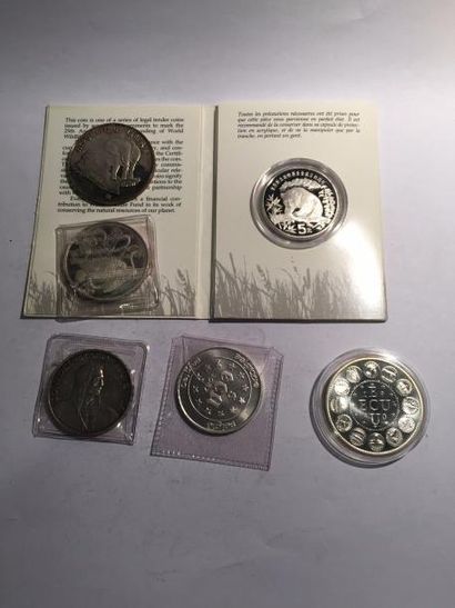[MONDE] [COLLECTION]

Un lot composé de :...