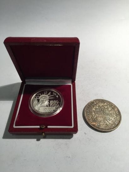 [MONNAIE DE PARIS]

1 pièce de 100 francs...
